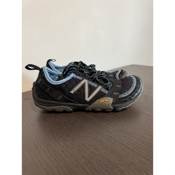 New Balance Minimus Trail Running Shoe Vibram Women's Black Blue 7 - Picture 1 of 6